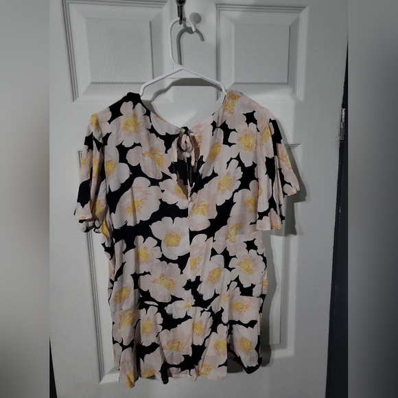 Ricki's floral top - Picture 3 of 3